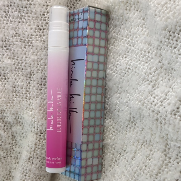 Nicole Miller Lueur De La Ville Fragrance, 10ml/0.34fl oz - Picture 9 of 9